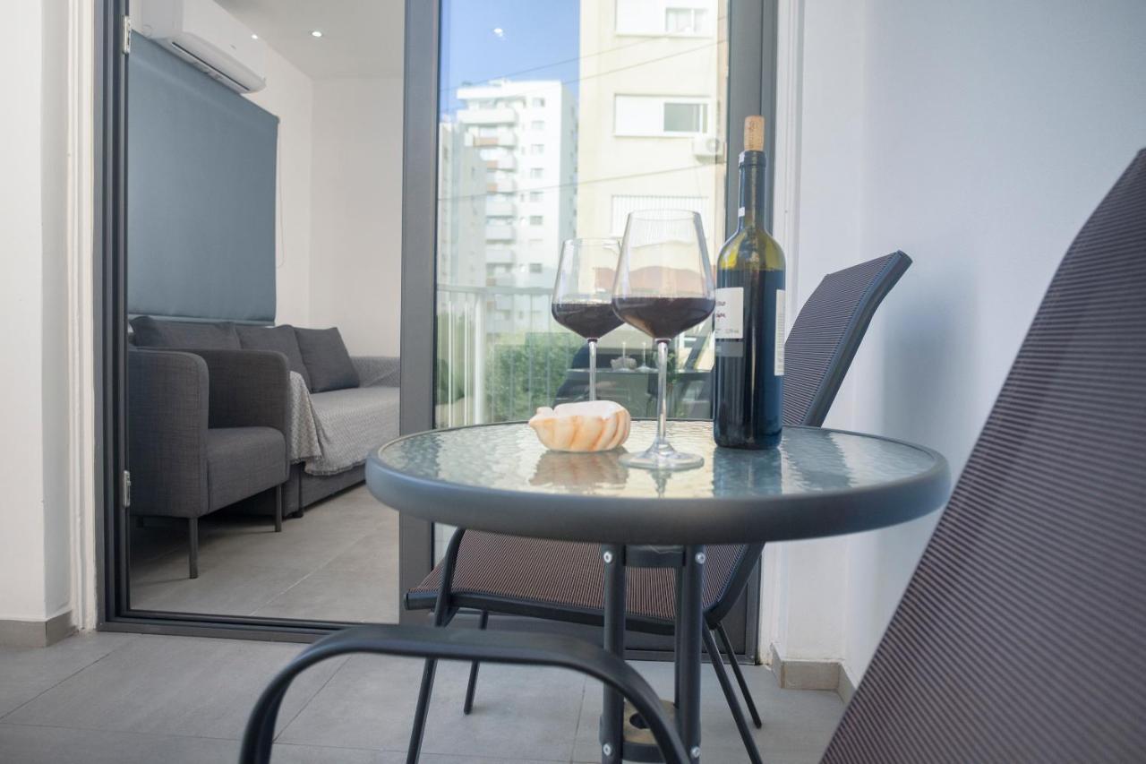 Lovely 2 Bed Apartment In Larnaca City Centre Exterior foto